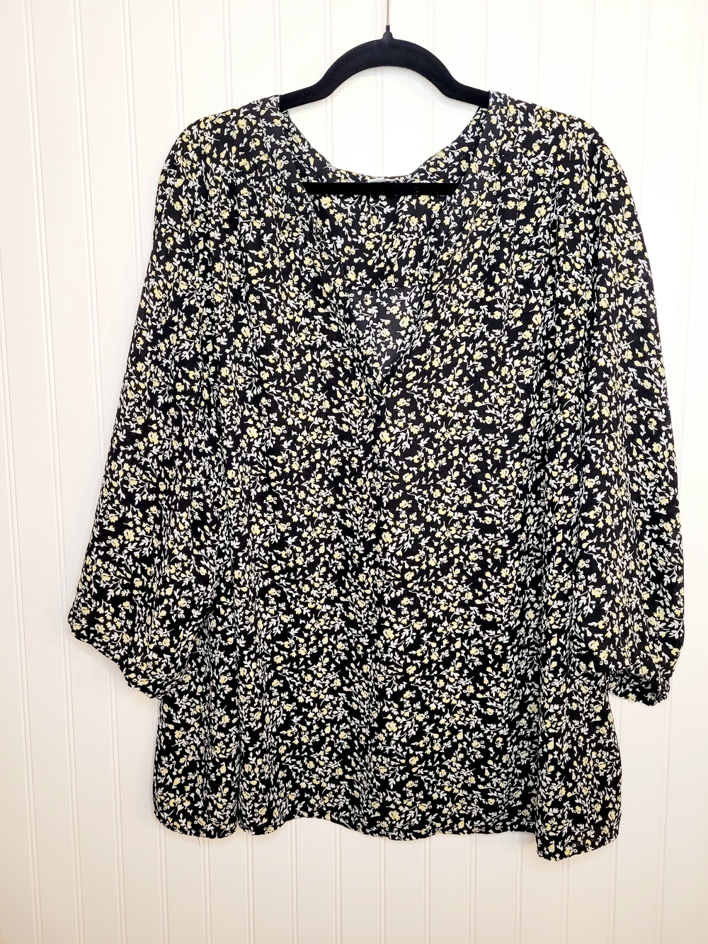 Carolina Belle Black Ditsy Floral V-Neck Flowy Tunic Top Sz 3X Boho Cottagecore - Picture 2 of 7